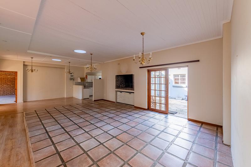 5 Bedroom Property for Sale in Riviersonderend Western Cape